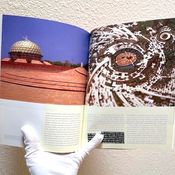 Art Design Parachute Contemporary. 158 pgs. Paperback Binding. English & French. - Picture 11 of 11